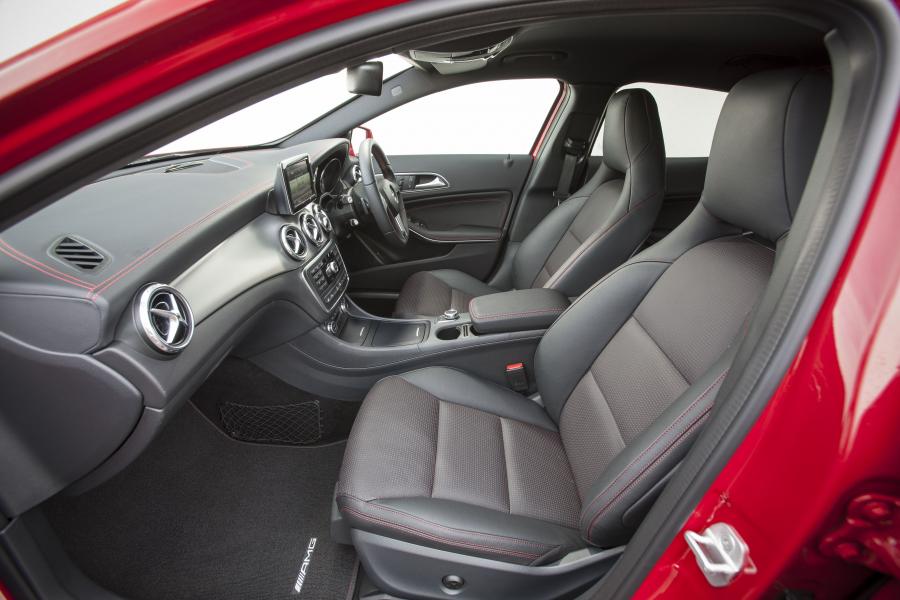  Mercedes-Benz GLA250 AMG 2014 года  (UK) (фото 39 из 52)